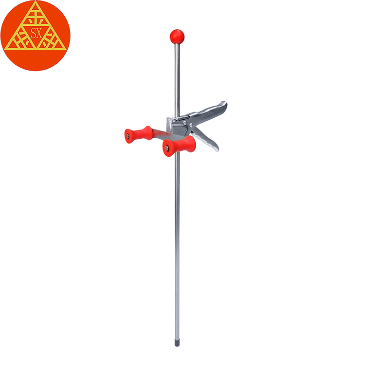 결합된 스티어링 휠 홀더 및 브레이크 압착기